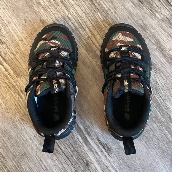 NEW BALANCE KIDS PLAYGRUV SNEAKERS SLIP ON ROPE BUNGEE CLOSURE LIGHTWEIGHT SZ 7 - Picture 1 of 5